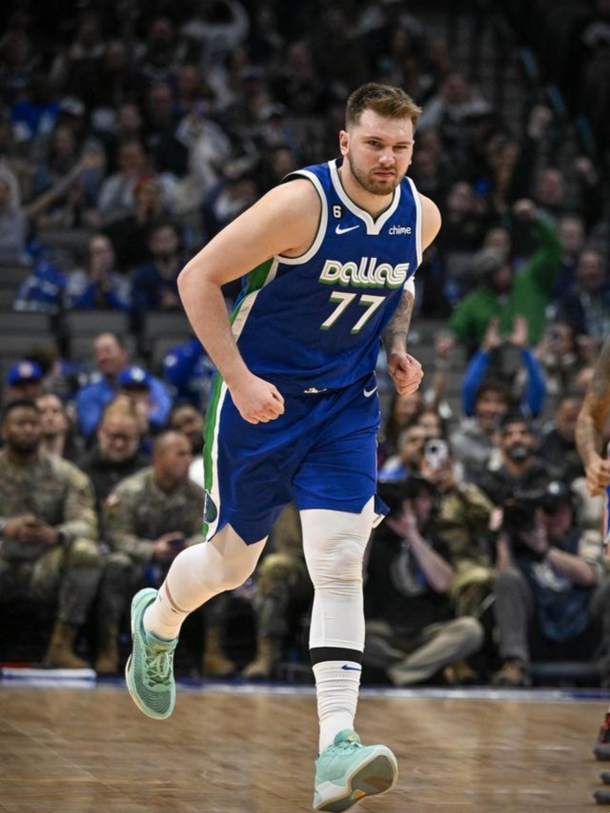 包含国际比赛日欧篮联传出新动向，达拉斯独行侠强势反弹，管理层表态——底气十足，赛程密集仍需轮换的词条