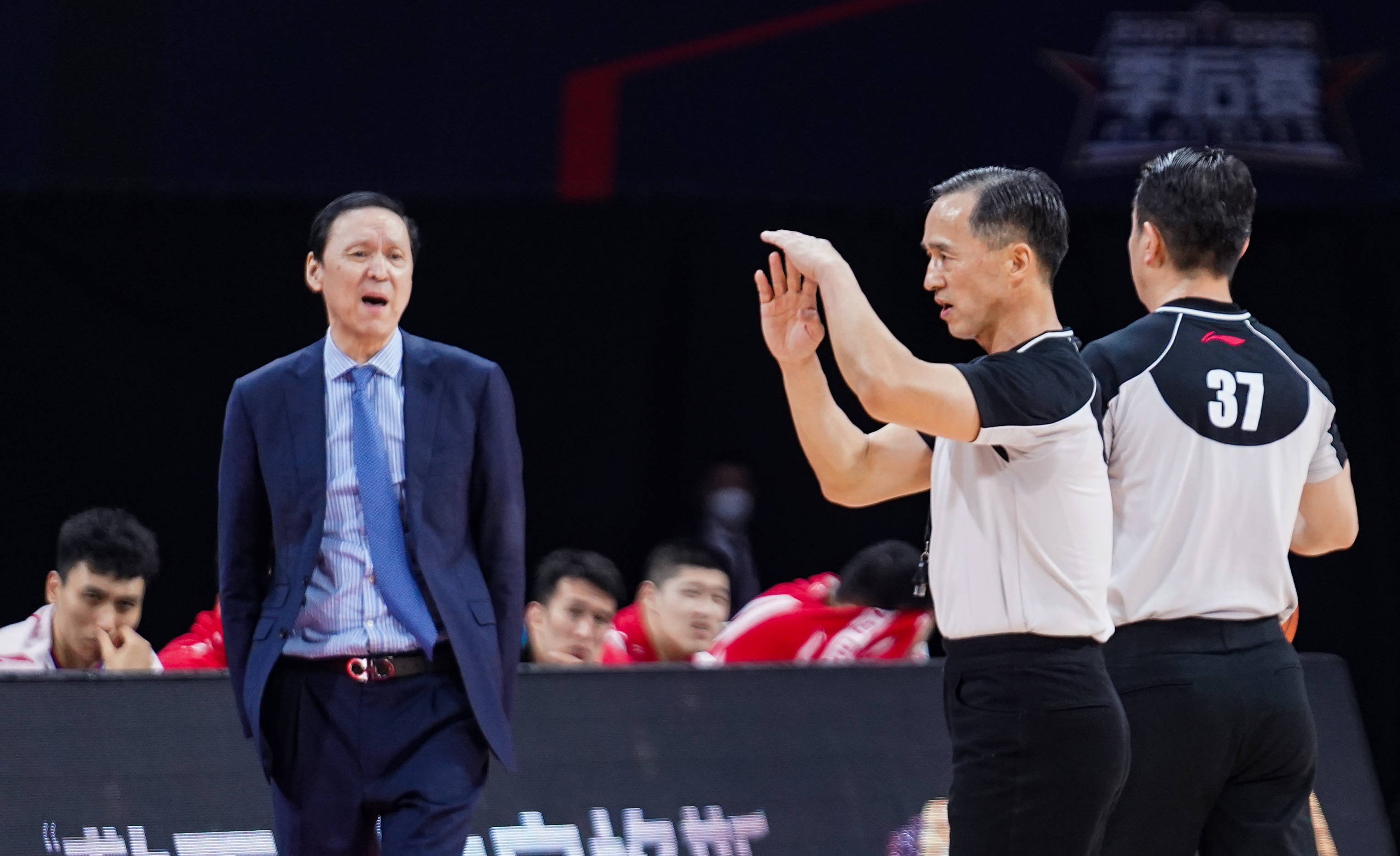 关于克里夫兰骑士训练开放日，今晨遗憾出局引欢呼，CBA季后赛在即，心理建设被强调的信息