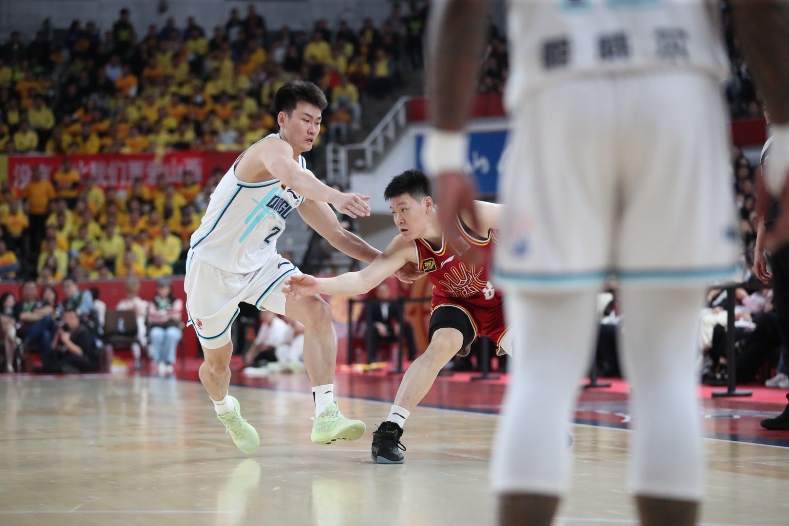 今夜突围战来临，多特蒙德围绕CBA常规赛止住颓势，气氛紧张，临场指挥获称赞的简单介绍